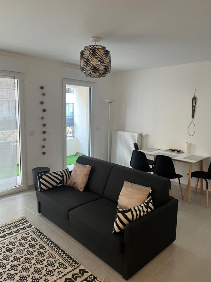 Home-Like Apartment Near Disneyland Шеси Екстериор снимка