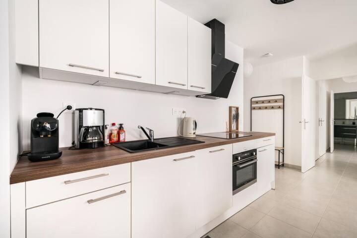 Home-Like Apartment Near Disneyland Шеси Екстериор снимка